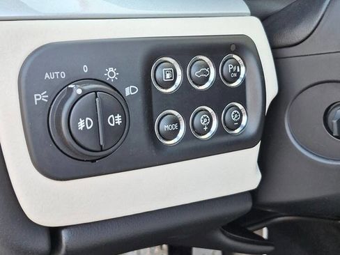 Used 2012 Maserati GranTurismo S RWD image 41