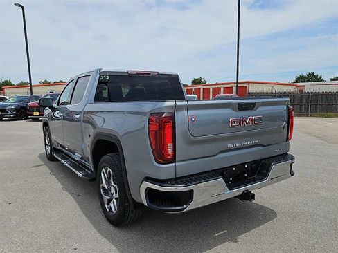 Certified 2023 GMC Sierra 1500 SLT RWD image 3