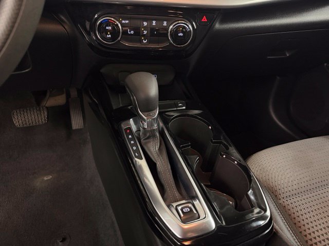 Used 2025 Chevrolet Trax LT FWD image 25