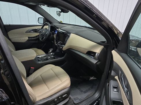 Used 2023 Chevrolet Traverse LT AWD/4WD image 15
