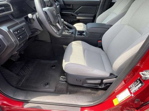 Used 2025 Toyota 4Runner SR5 AWD/4WD image 13