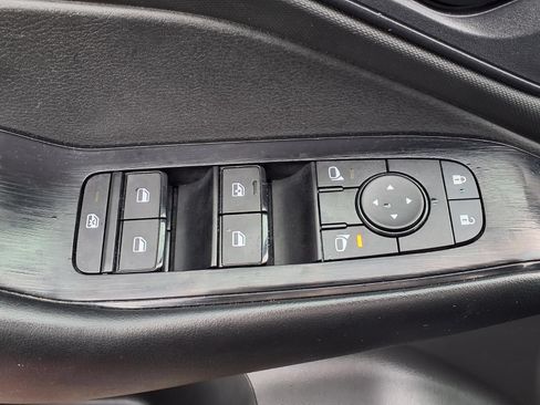 Used 2024 Nissan Rogue S FWD image 8