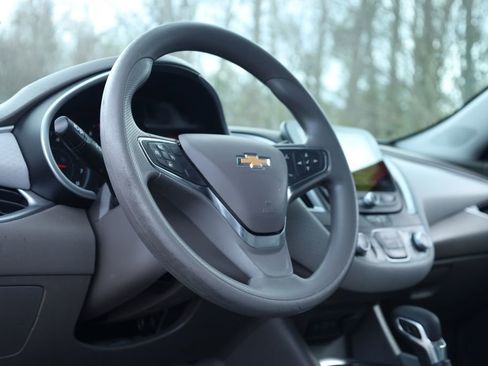 Used 2021 Chevrolet Malibu LS image 19