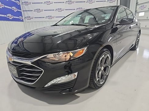 Used 2023 Chevrolet Malibu LT image 3