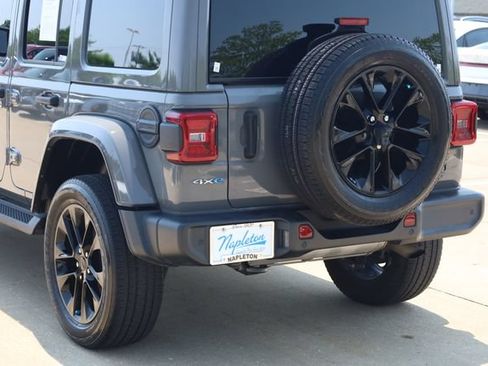 Used 2021 Jeep Wrangler Unlimited Sahara w/ Cold Weather Group AWD/4WD image 8