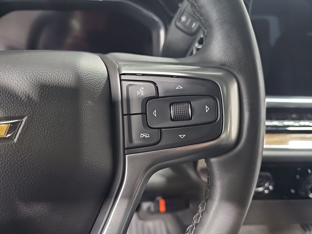 Used 2024 Chevrolet Silverado 1500 LT AWD/4WD image 17