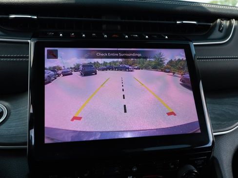 Used 2023 Jeep Grand Cherokee L Limited RWD image 18