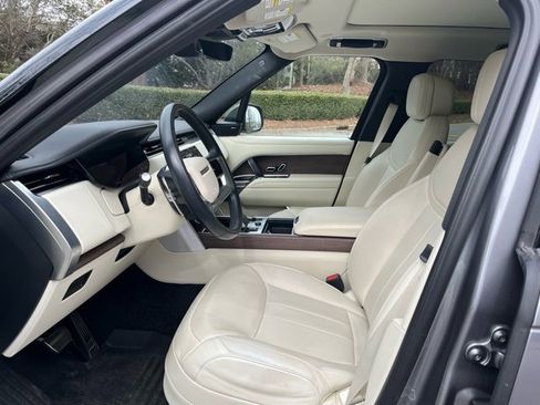Certified 2023 Land Rover Range Rover SE image 6