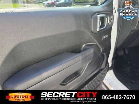Used 2024 Jeep Wrangler Unlimited Sport AWD/4WD image 11