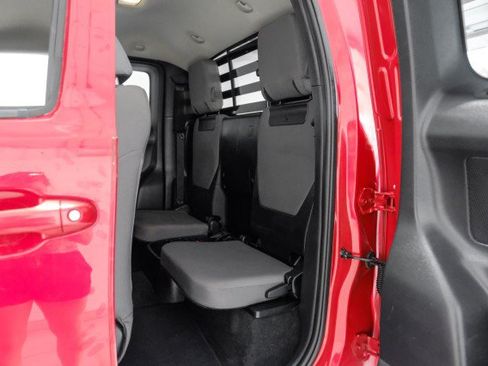 Used 2018 Toyota Tacoma SR RWD image 39