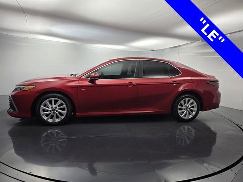 Used 2024 Toyota Camry LE image 5