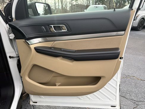 Used 2017 Ford Explorer Base 4D Sport Utility image 14