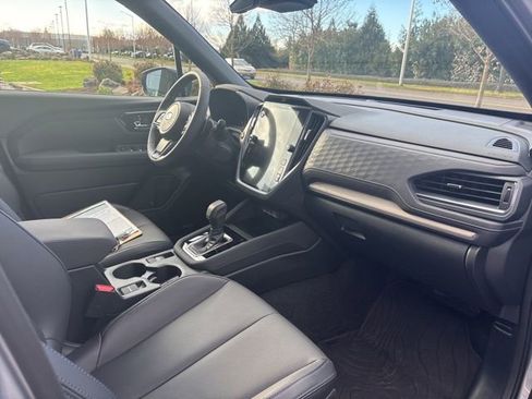 Used 2025 Subaru Forester Limited image 3
