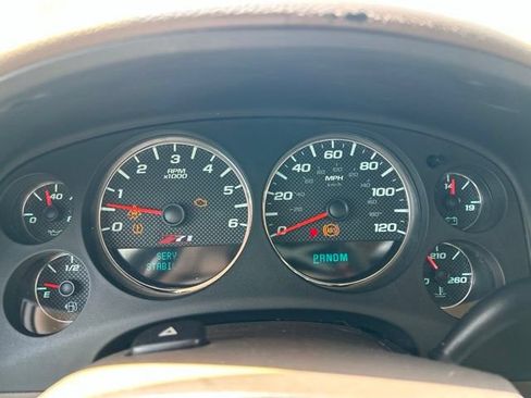Used 2010 Chevrolet Suburban LT RWD image 26