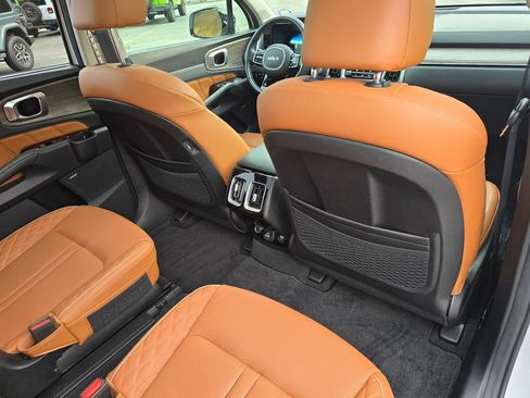 Used 2023 Kia Sorento SX Prestige image 29