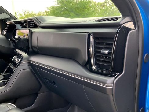 Used 2024 GMC Sierra 1500 AT4X image 19