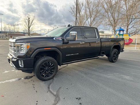 Used 2023 GMC Sierra 3500 Denali w/ Denali Black Diamond Edition image 6