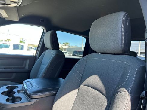 Used 2024 RAM 2500 Tradesman w/ Chrome Appearance Group image 9