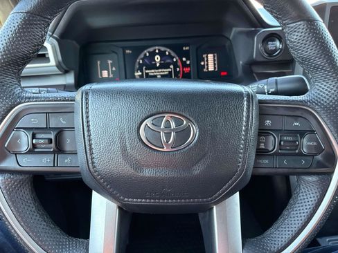 Used 2025 Toyota Tacoma SR5 AWD/4WD image 24