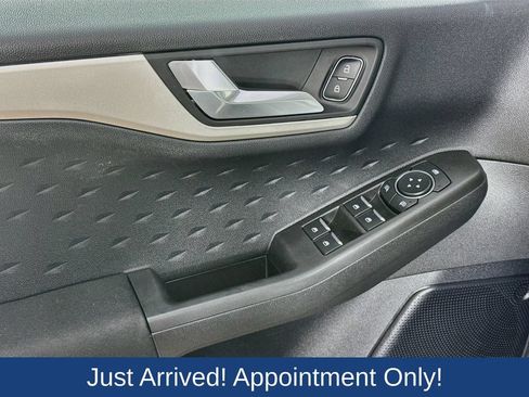 Used 2020 Ford Escape SE FWD image 20