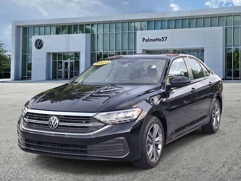 Certified 2023 Volkswagen Jetta SE FWD image 3