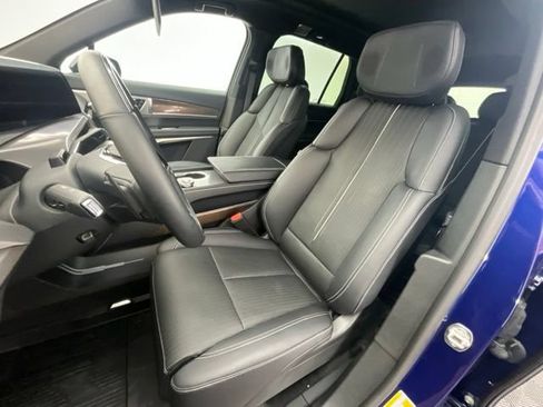Used 2026 Cadillac Vistiq Sport w/ LPO, Floor Liner Package AWD/4WD image 16