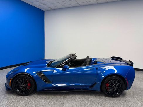 Used 2015 Chevrolet Corvette Z06 w/ 3LZ Preferred Equipment Group RWD image 5