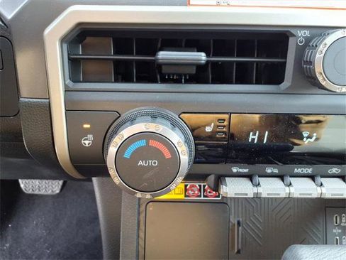 Certified 2025 Toyota Tacoma TRD Off-Road image 14