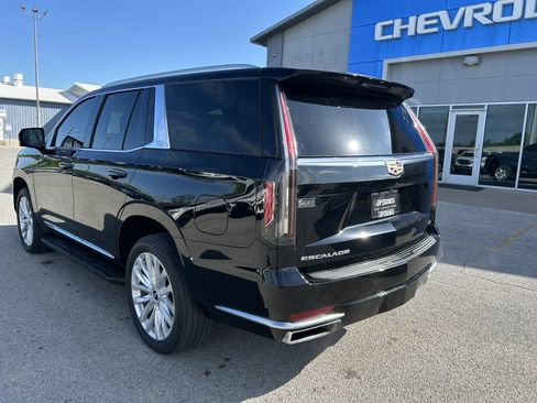 Used 2023 Cadillac Escalade Luxury AWD/4WD image 6