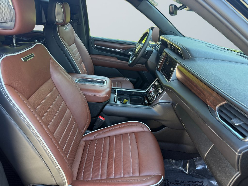 Used 2023 GMC Yukon XL Denali Ultimate AWD/4WD image 15
