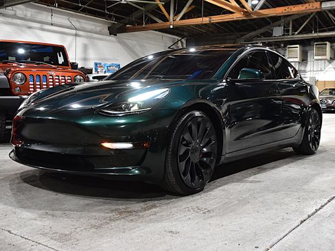 Used 2022 Tesla Model 3 Performance image 3