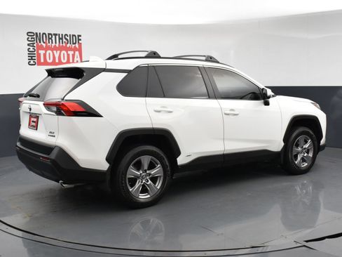 Used 2023 Toyota RAV4 XLE AWD/4WD image 4