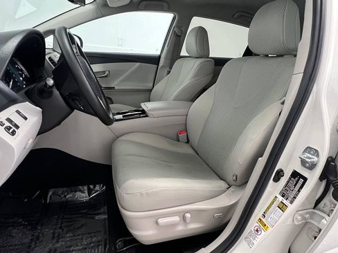 Used 2010 Toyota Venza w/ Convenience Pkg image 8