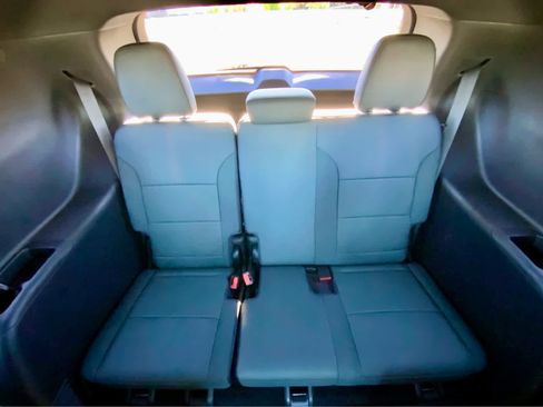 New 2026 GMC Acadia AT4 w/ LPO, Floor Liner Package image 31