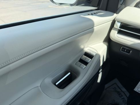 New 2026 Lincoln Navigator L Reserve AWD/4WD image 36