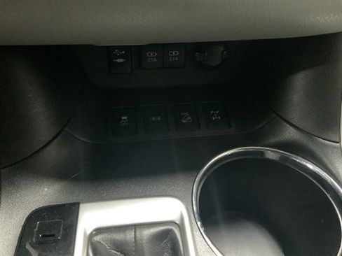 Used 2018 Toyota Highlander Plus image 31