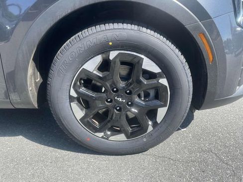 Certified 2024 Kia Sorento S FWD image 11