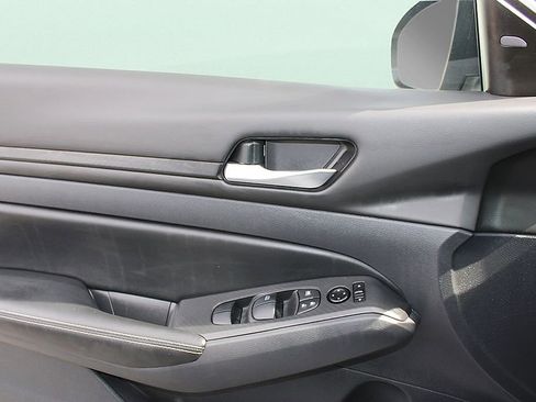 Used 2024 Nissan Altima 2.5 SV image 20