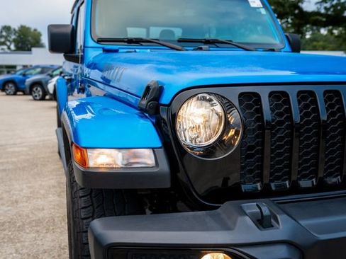 Used 2021 Jeep Gladiator Willys image 21