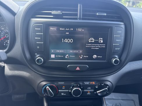 Used 2022 Kia Soul LX FWD image 24