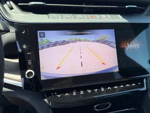 New 2026 Jeep Grand Cherokee Altitude AWD/4WD image 17