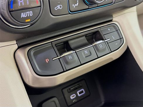 Used 2021 GMC Acadia Denali w/ Denali Ultimate Package image 18