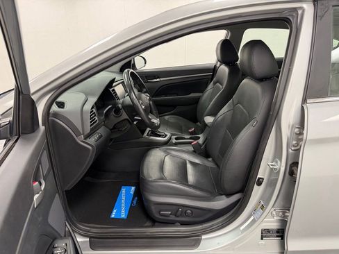 Used 2020 Hyundai Elantra Limited w/ Cargo Package (C1) FWD image 17