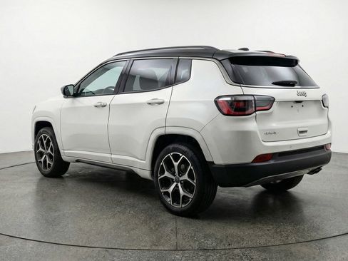 Used 2025 Jeep Compass Limited AWD/4WD image 6