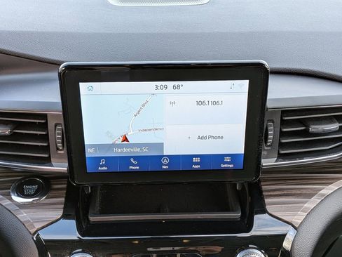 Certified 2023 Ford Explorer Limited w/ Equipment Group 301A image 18