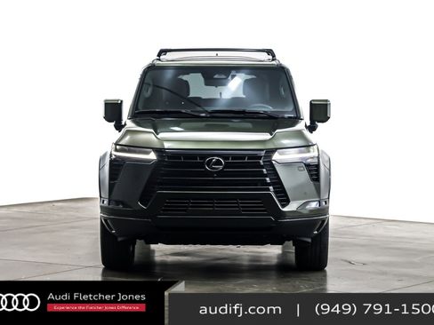 Used 2025 Lexus GX 550 image 3