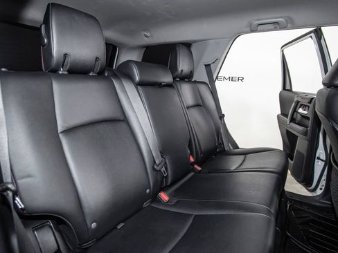 Used 2021 Toyota 4Runner TRD Off-Road Premium AWD/4WD image 15