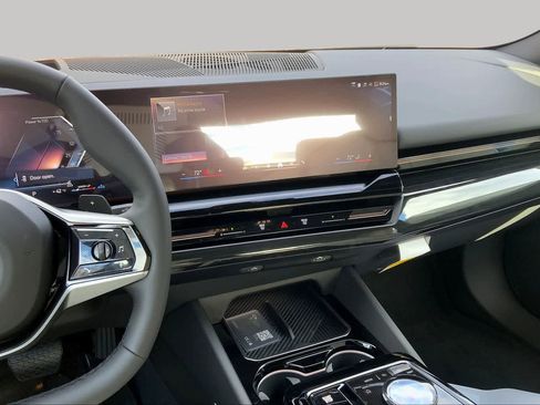 New 2026 BMW 530i xDrive AWD/4WD image 6