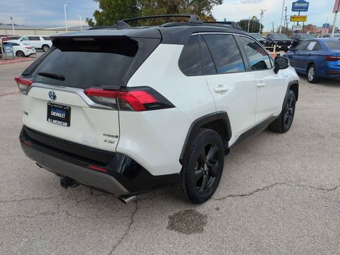 Used 2019 Toyota RAV4 XSE image 8