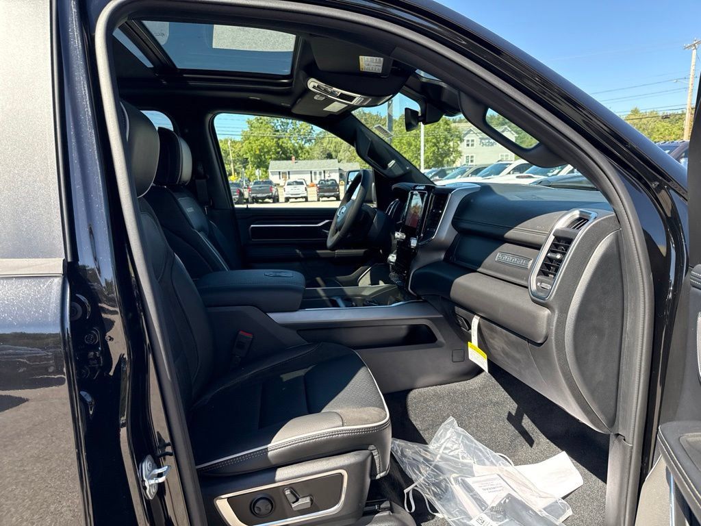New 2027 RAM 1500 Laramie w/ Night Edition AWD/4WD image 29